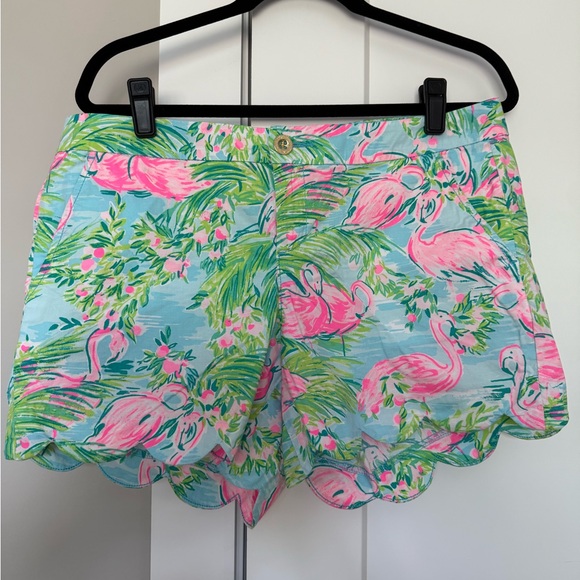 Lilly Pulitzer scalloped shorts. Flamingo print. Size 12 - Picture 1 of 3
